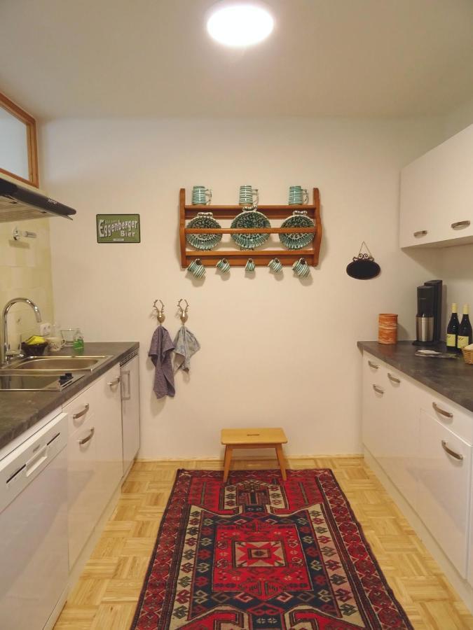 Homely Apartment In The Center With Garden View Gmunden Exteriör bild