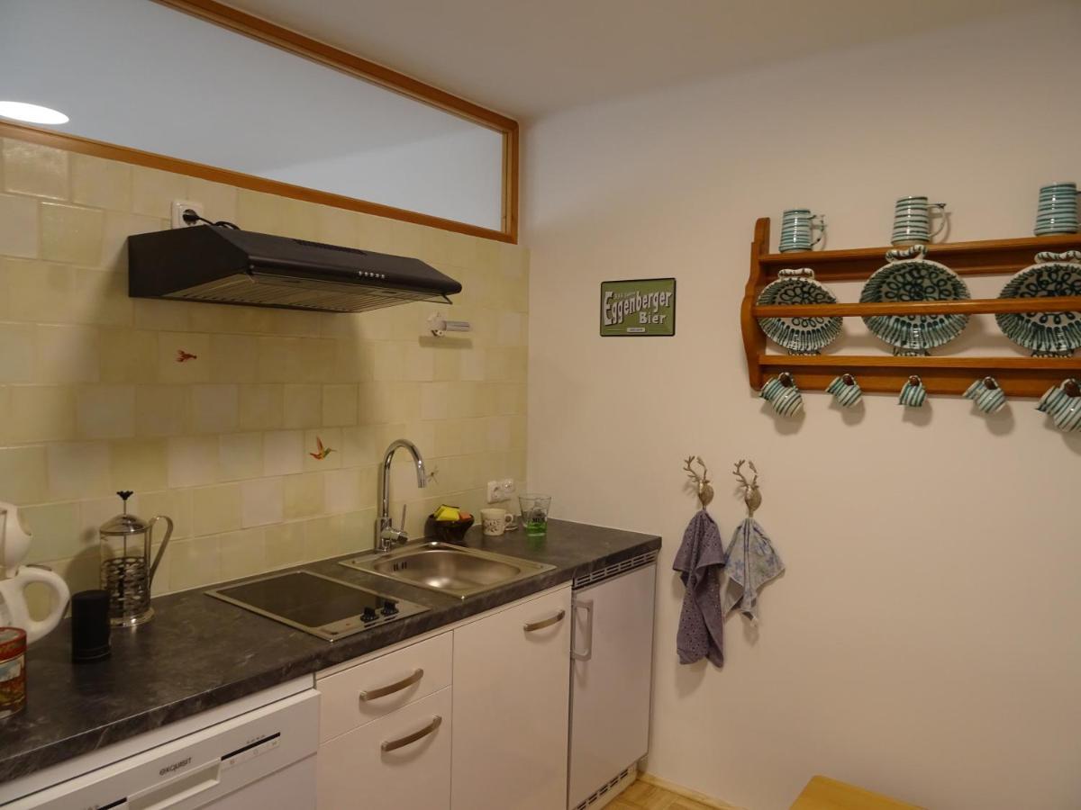 Homely Apartment In The Center With Garden View Gmunden Exteriör bild